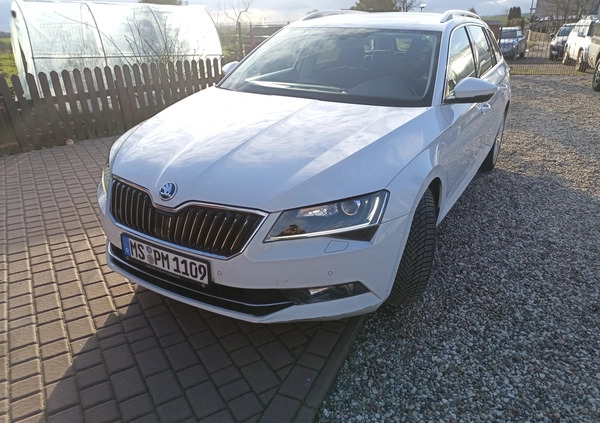 Skoda Superb cena 52000 przebieg: 256536, rok produkcji 2016 z Jaraczewo małe 211